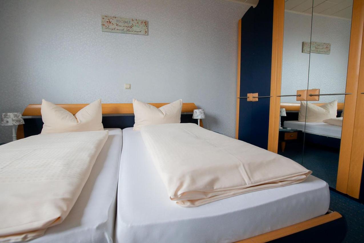 Hotel Dolgesheim Exterior photo